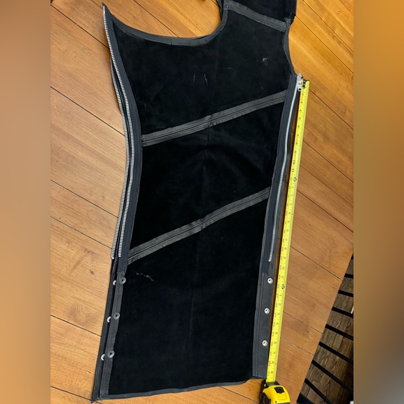 Women’s Black Leather Chaps - Picture 9 of 16